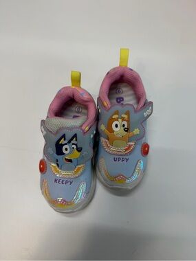 Kids Light-Up Bluey Sneakers in Light Blue and Pink